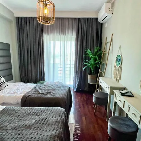 Caparica Surf Retreat *