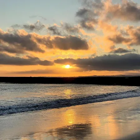 Caparica Surf Retreat *