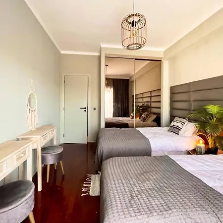 Caparica Surf Retreat *